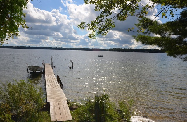 Spacious, waterfront cottage in Traverse City. Fireplace. Pet friendly.