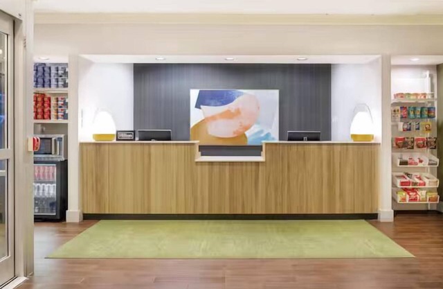 Spark By Hilton Montreal Midtown