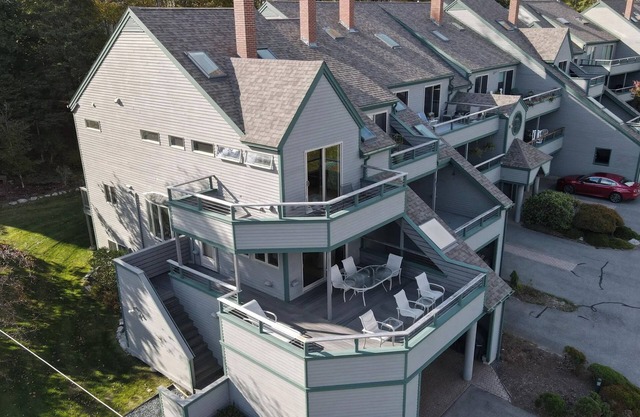 Special fall rates! Grandview near Acadia NP with pool, sauna, exercise room.