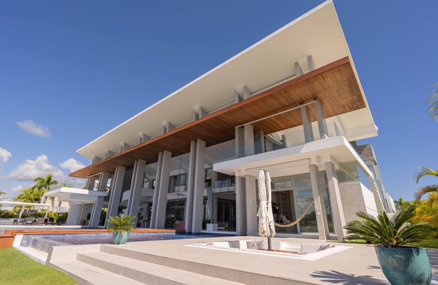 Spectacular and Spacious Villa Overlooking Paradise! Cap Cana