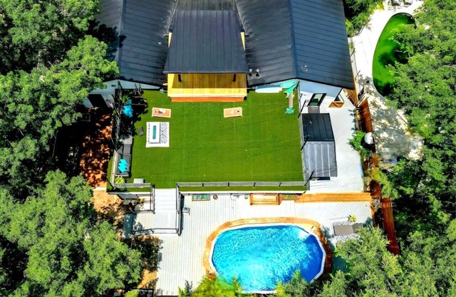 Spectacular Grand Getaway - Pool Fire Pit Bar