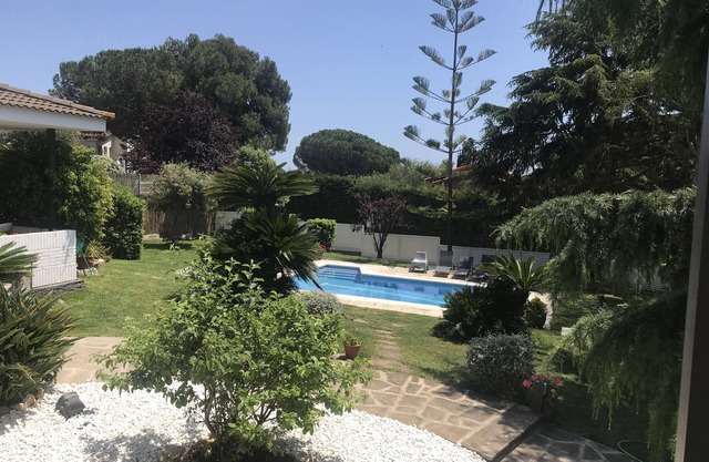 Spectacular house on the sea and mountain near Barcelona with pool and wifi.