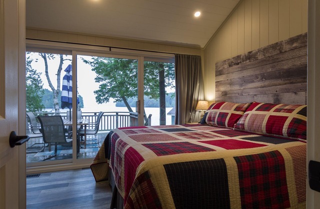Spectacular Muskoka fall colours. Luxury cottage. Flat property, SW exposure.