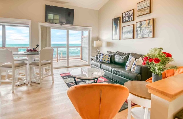 Spectacular Ocean Views! Watch Whale Migrations! Dog Friendly!
