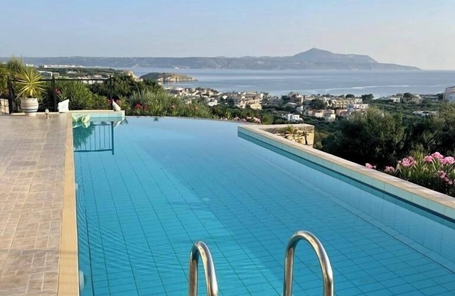 Spectacular sea view-Private Pool-Unlimited WiFi-Walking Distance to Beach