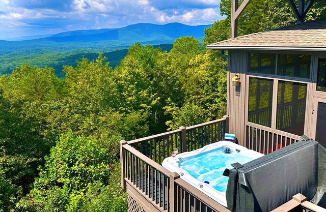 Spectacular Views-5BR-Hot Tub-Game Rm-TOP Location-dog friendly-near wineries!