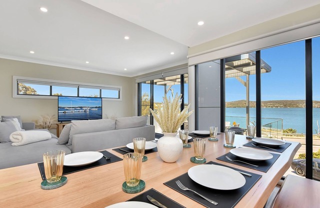 Speers Point Lakeviews on The Esplanade