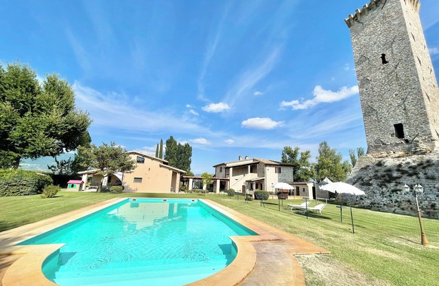 Spello By The Pool - slps 16 - child activity park, meditation park, BBQ + pool