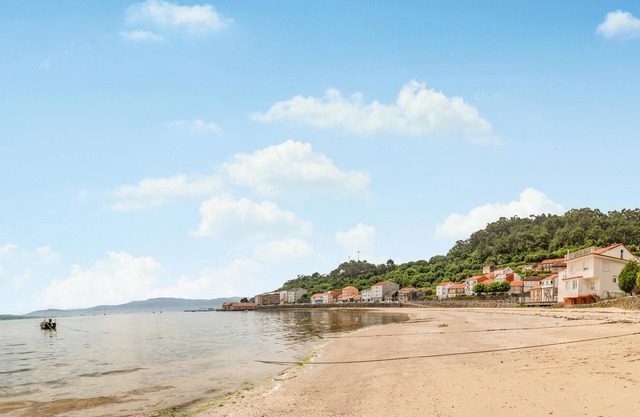 Spend a wonderful vacation in this inviting apartment by the sea.