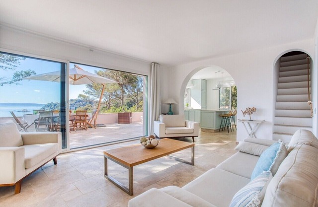 Splendid Villa by the sea with breathtaking views