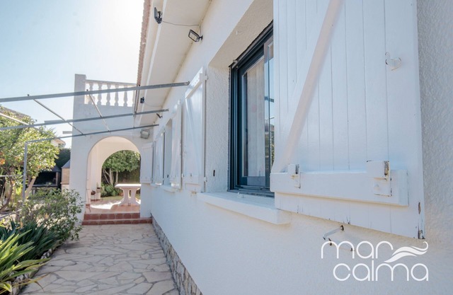 Splendid villa with private pool in Les Tres Cales