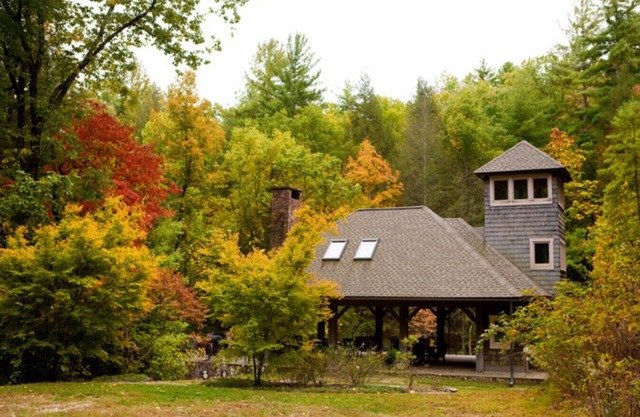 Splendor Mountain Shadow Pavillion