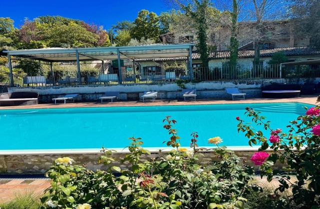Spoleto Pool Side-Apt 3/Spoleto centre 0.7 kms/sleeps 4/Wifi+aircon