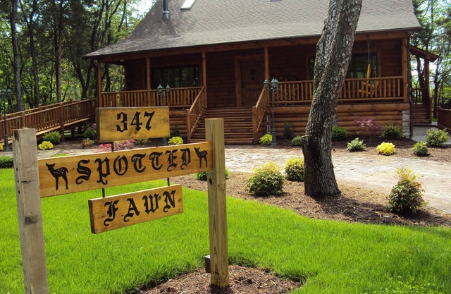 Spotted Fawn Cabin - Serenity and luxury await you