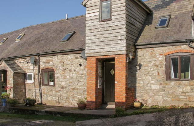 SPRING COTTAGE, family friendly in Ratlinghope