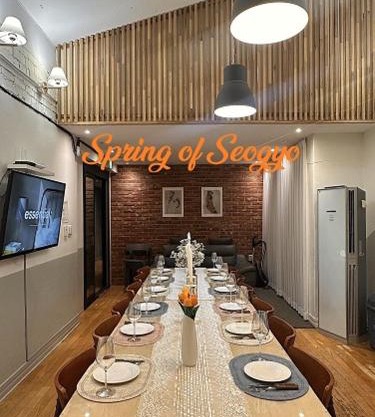 Spring of Seogyo 301, 5 minutes on foot from Hongik University Station