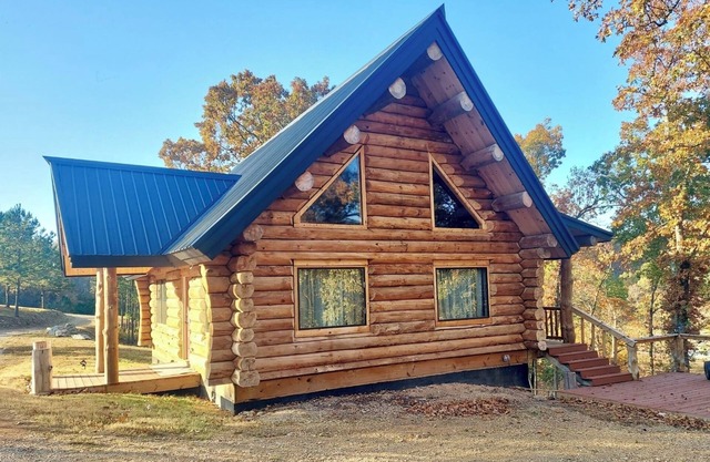 Spring Pond Cabin at White Buffalo Lodge;nFamily-sized with lake access