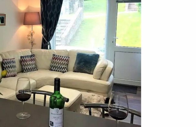 Springer Villa, Cosy 2 Bed, Newquay, Sleeps 5,