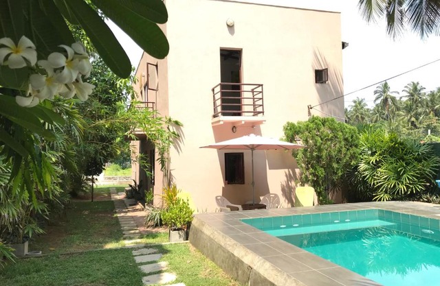 Sri Beach Bungalows And Villa