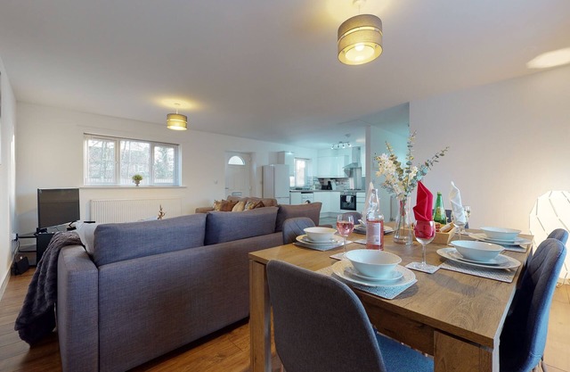 SRK- Brand New Luxury Private Green View Apartment