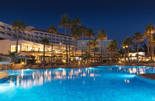 St. George Beach Hotel & Spa Resort