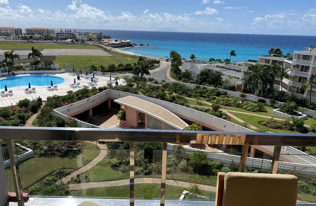 "St. Maarten - Maho" - Beach Across Street - 1 B/R Condo in La Terrasse Building
