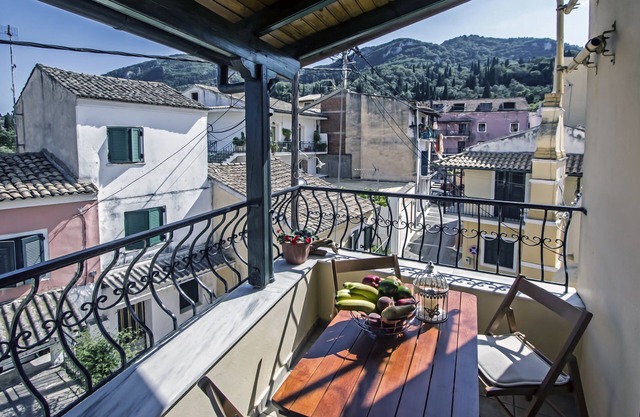 “St.Marina” 3flr house in the ♥ of the village 2΄walk to beach