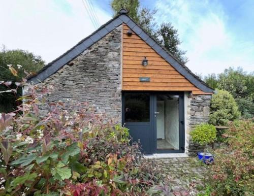 Stable Chambre d'Hôte at Kergudon, CdH with pool
