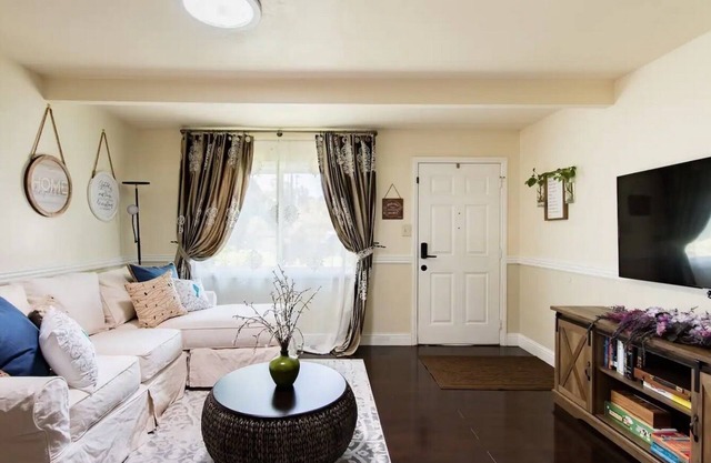 Stafford 3BR-House: Tech-Savvy, Amenities Galore