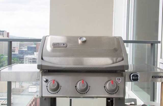 Stampede Fireworks View! 2BD 2BA Parking, AC