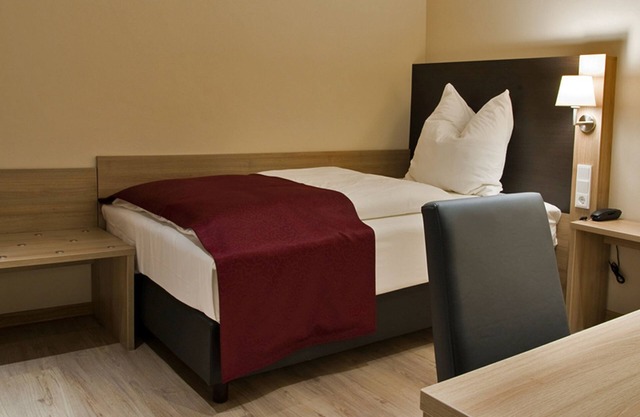 Standard single room