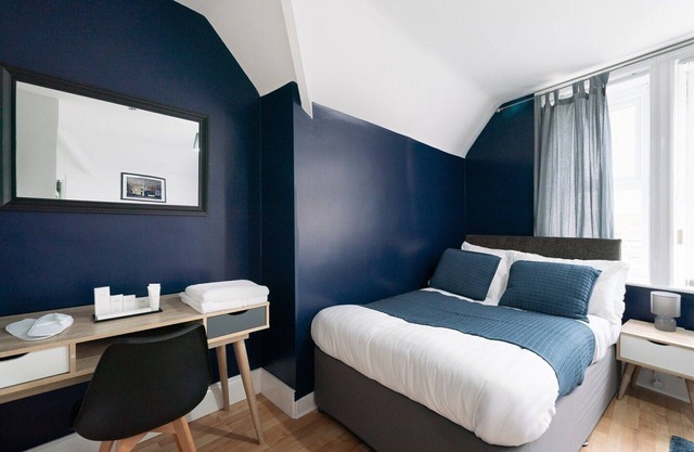 Standard Twin Room - Shared