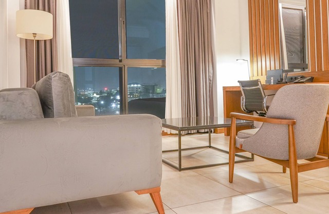 Star Land Hotel Bastos