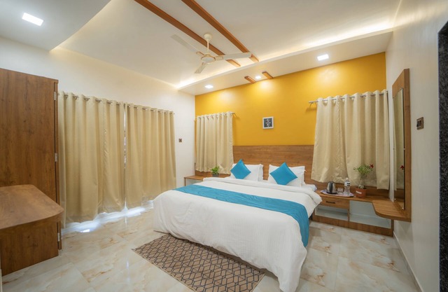 Starlit Vale by Ebony Stays – Luxury 9BHK Pool Villa in Mahabaleshwar