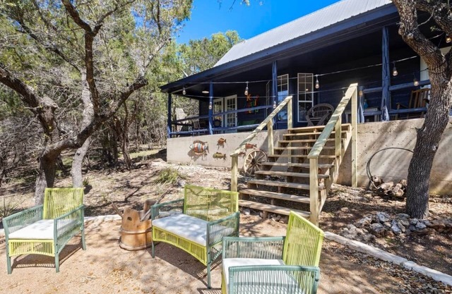 Starry Blue House | Private Creekfront Retreat