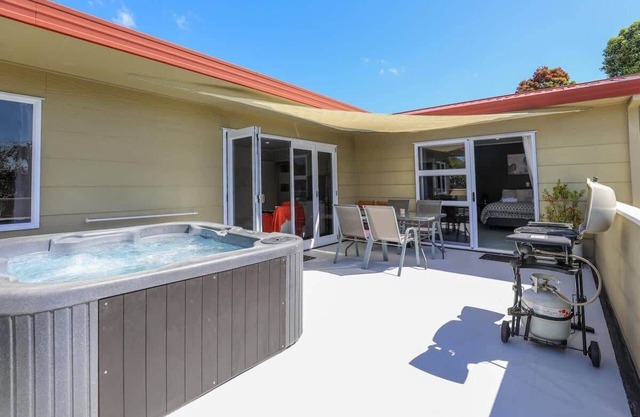 Stay at 5A | Lynmore Location with Spa Pool