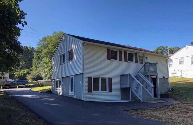 Stay like your own home.Cozy, quite and nice place.