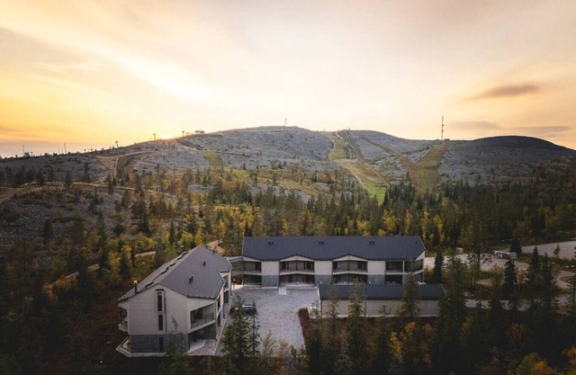 Stay North - Hilltop Gielas