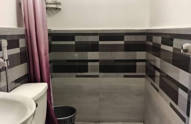 Staycation Comfy Aircon Wifi Room!