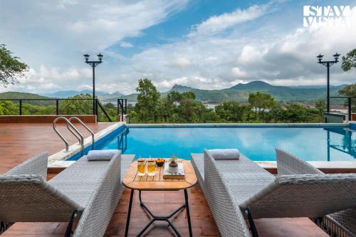 StayVista at La Rive with Swimming Pool & Lake View Villa