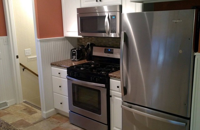 Steps from beach, snowmobile trail, boat dock. walking distance to downtown.