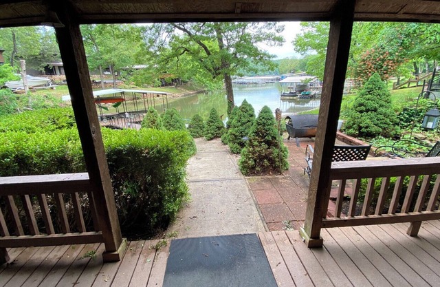 Steps from the water. All the comforts of home. Private dock & plenty of room.