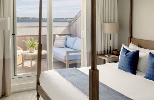 Steps to Adventure! Pool, Onsite Restaurant, Gym, Near Scenic Spots!