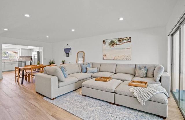 Steps to Beach! 4 condos in 1- Perfect for Groups