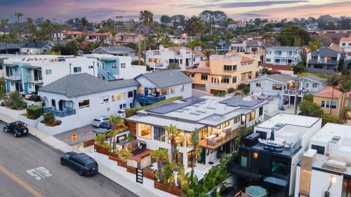 Steps to BeachShops Oceanview Hot TubFirepit Moonlight Modern by AvantStay