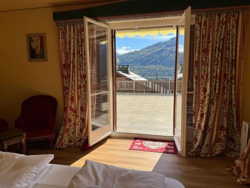 StMoritz Center Vintage Terrace 180 full lake view