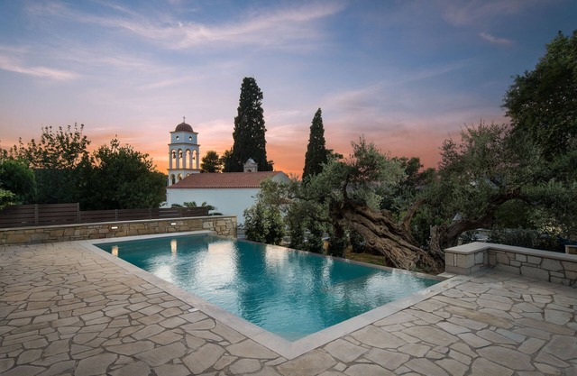 Stone-Built Private villa, with Pool and Terraces!