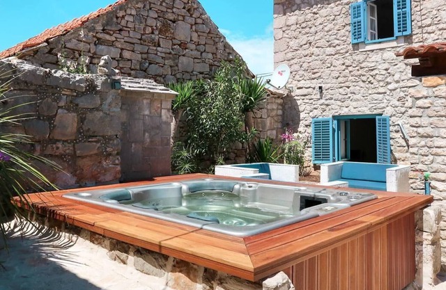 Stone house Antonela