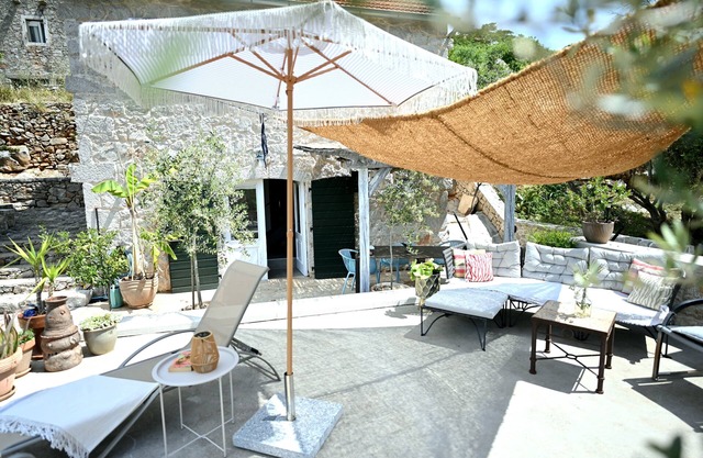 Stone house, large terrace, private use, sea view, hiking trails, nature, Robinson