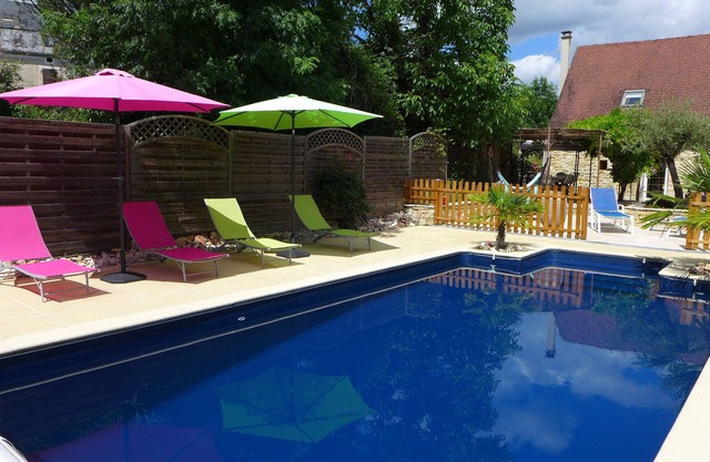 STONE HOUSE WITH HEATED POOL (WEEKEND) 700 €)